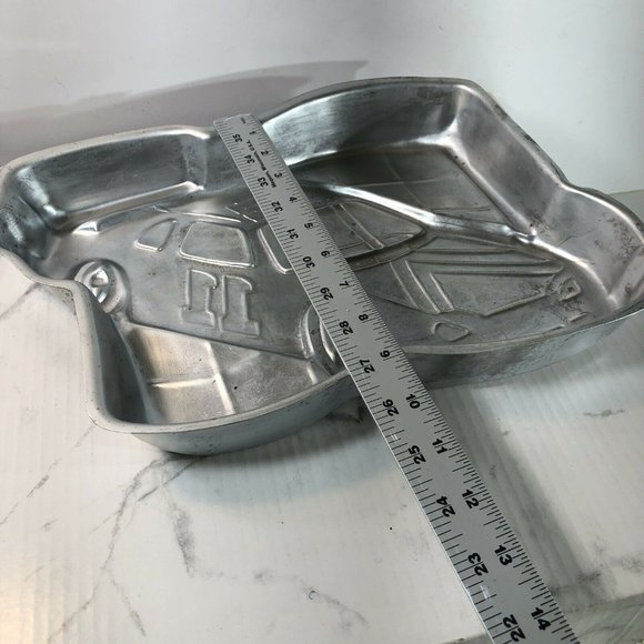 Vintage 1997 Wilton Cake Pan RACE CAR #11 Retired - Picture 6 of 7